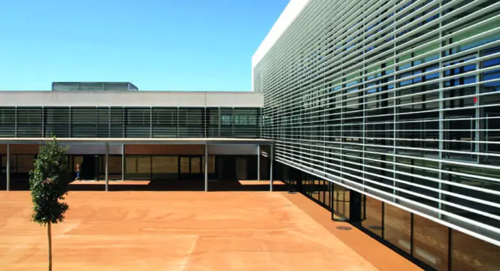 école